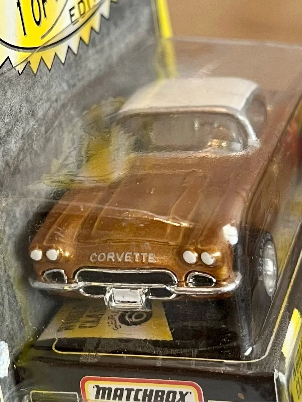 Match Matchbox '62 Corvette Metallic Bronze with White Roof